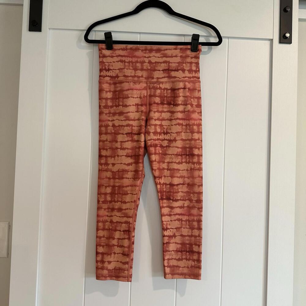 ATHLETA Elation Printed Short Leggings Size Small
